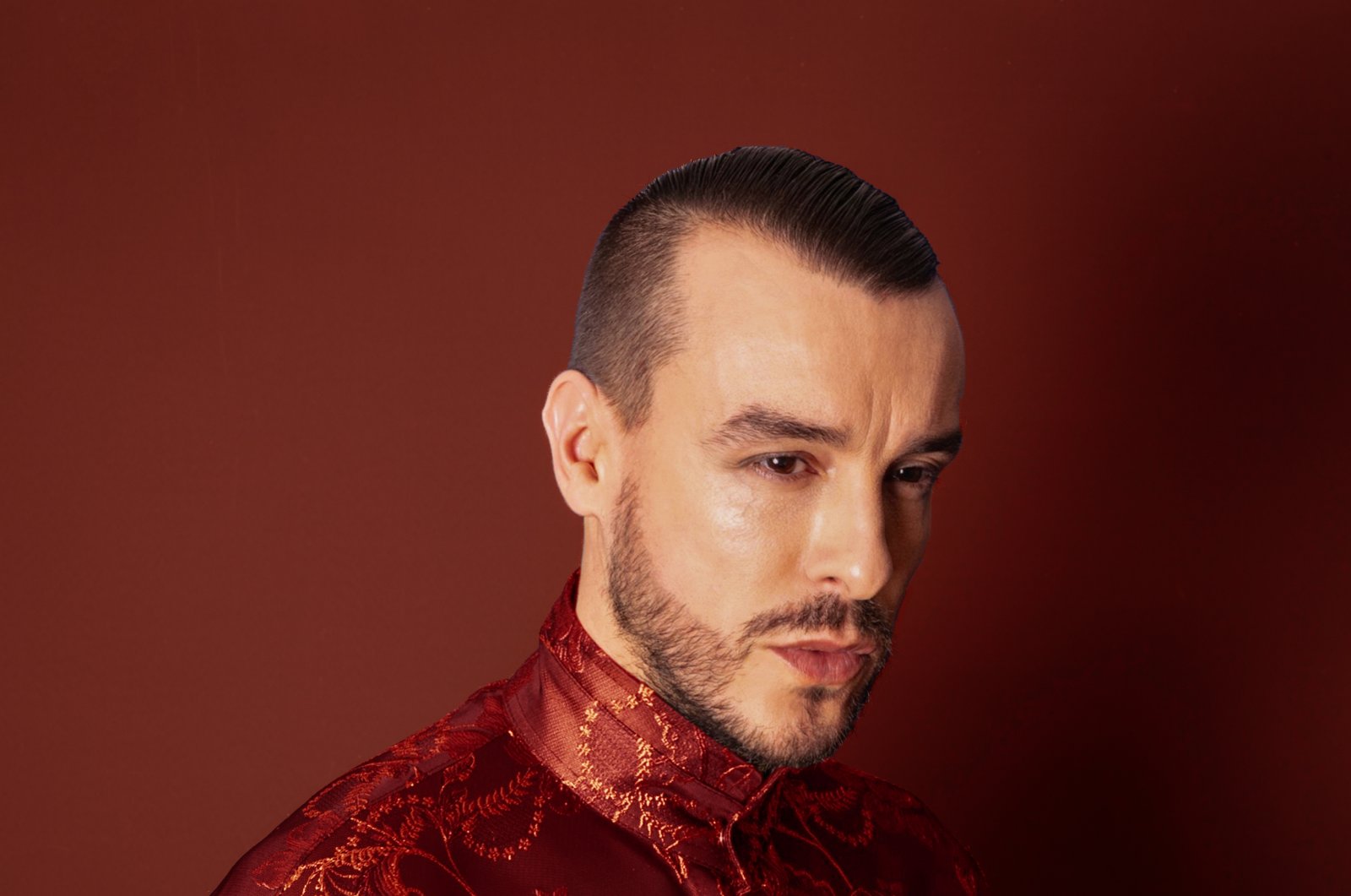 Cem Adrian, a versatile Turkish artist, excels as a singer, songwriter, author, producer and director. (Photo by Hakan Uç)
