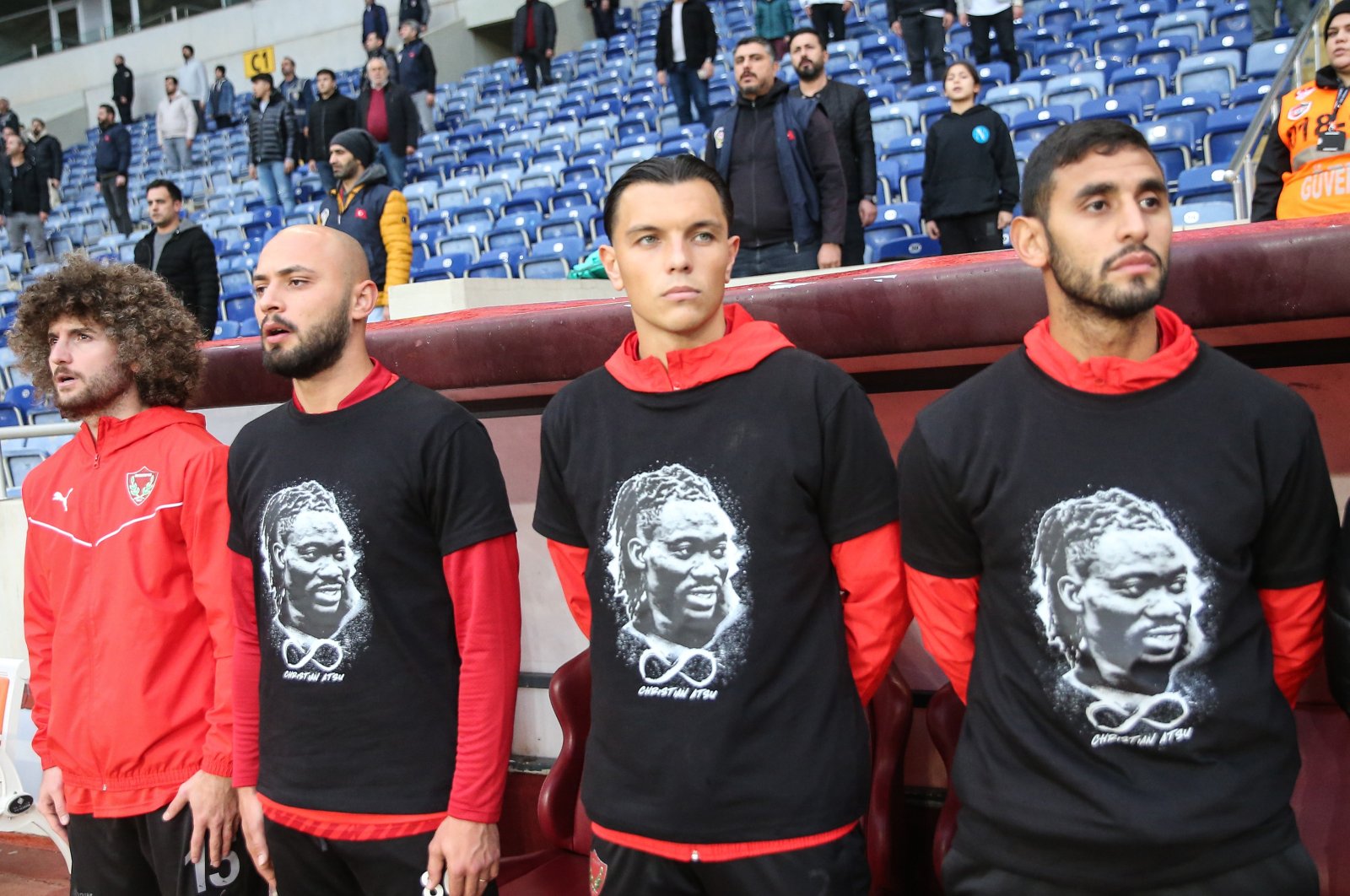 Hatayspor footballers wear t-shirts commemorating teammate Christian Atsu, Mersin, Türkiye, Jan. 10, 2024. (AA Photo)