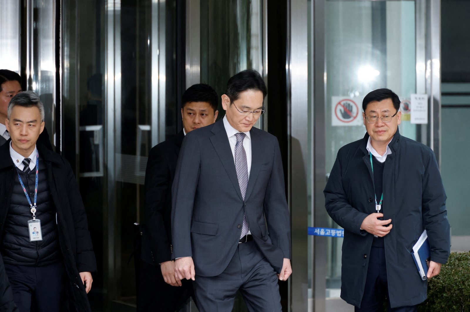 Samsung Electronics Chairperson Jay Y. Lee leaves a court in Seoul, South Korea, Feb. 5, 2024. (Reuters Photo)