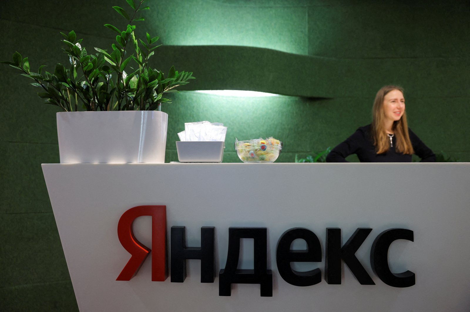 The logo of Russian technology giant Yandex is on display at the company&#039;s headquarters in Moscow, Russia, Dec. 9, 2022. (Reuters Photo)