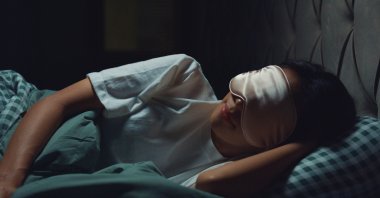 Ensuring a consistent sleep schedule, ideally aligned with the circadian rhythm, promotes quality sleep and sets the stage for a rejuvenated morning. (Getty Images Photo)