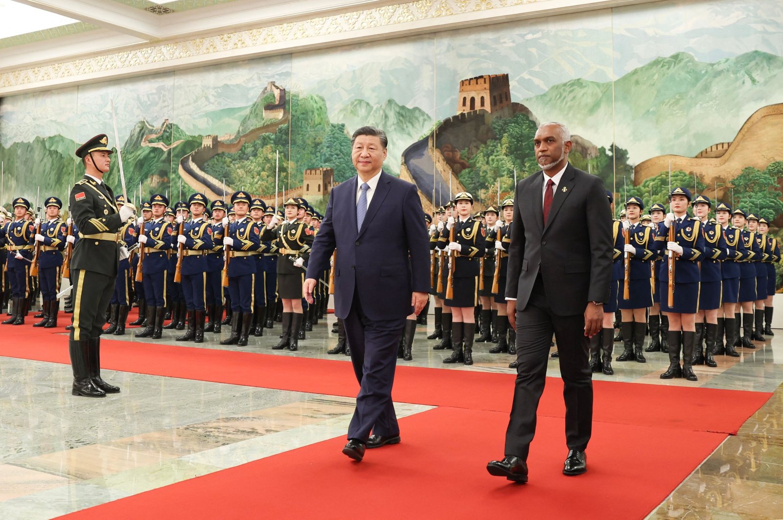 Maldives&#039; President Mohamed Muizzu (R) and Chinese President Xi Jinping arrive for a welcome ceremony at the Great Hall of the People, Beijing, China, Jan. 10, 2024. (AFP Photo)