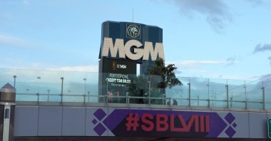 Signage promoting Super Bowl 58 between the San Francisco 49ers and the Kansas City Chiefs at the MGM Grand Hotel and Casino on the strip, Las Vegas, U.S., Feb. 7, 2024. Reuters Photo)