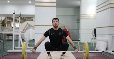 Turkish national weightlifter Harun Algül trains for the European Championships, Çorum, Türkiye, Feb. 9, 2024. (AA Photo)