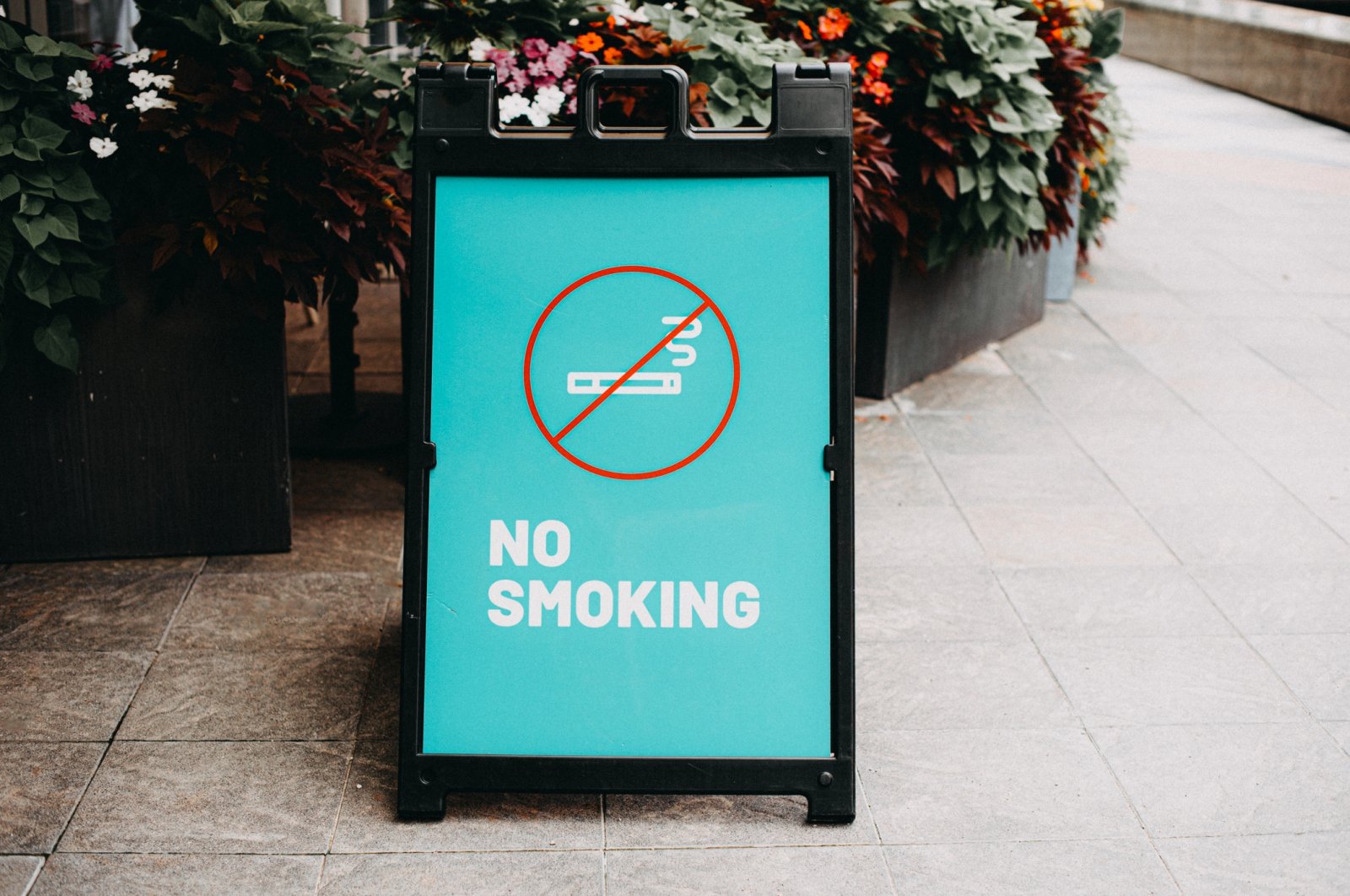 A no smoking sign board outside an eatery, Feb. 9, 2024. (Getty Images)