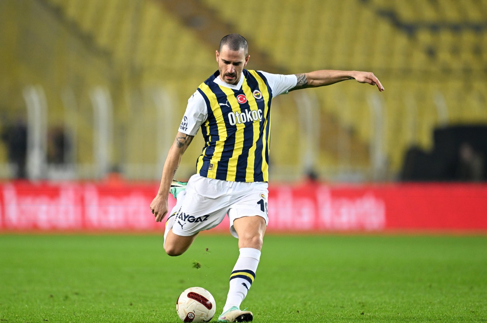 Fenerbahçe&#039;s Leonardo Bonucci in action during the Turkish Cup match against Adanaspor at the Ülker Stadium, Istanbul, Türkiye, Jan. 17, 2024. (AA Photo)