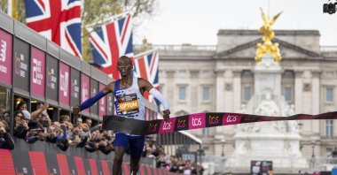 Kenya&#039;s late marathoner Kelvin Kiptum finishes first in the men&#039;s elite race of the London Marathon, London, U.K., April 23, 2023. (EPA Photo)
