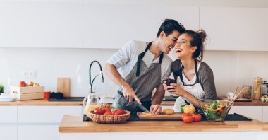 Cooking with your partner is one of the activities that can make your Valentine&#039;s Day even more special. (Getty Images Photo)