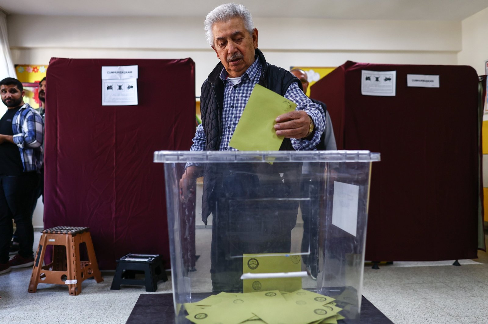 A man casts his ballot as he votes at a polling station in Ankara, Türkiye, May 28, 2023. (EPA Photo)