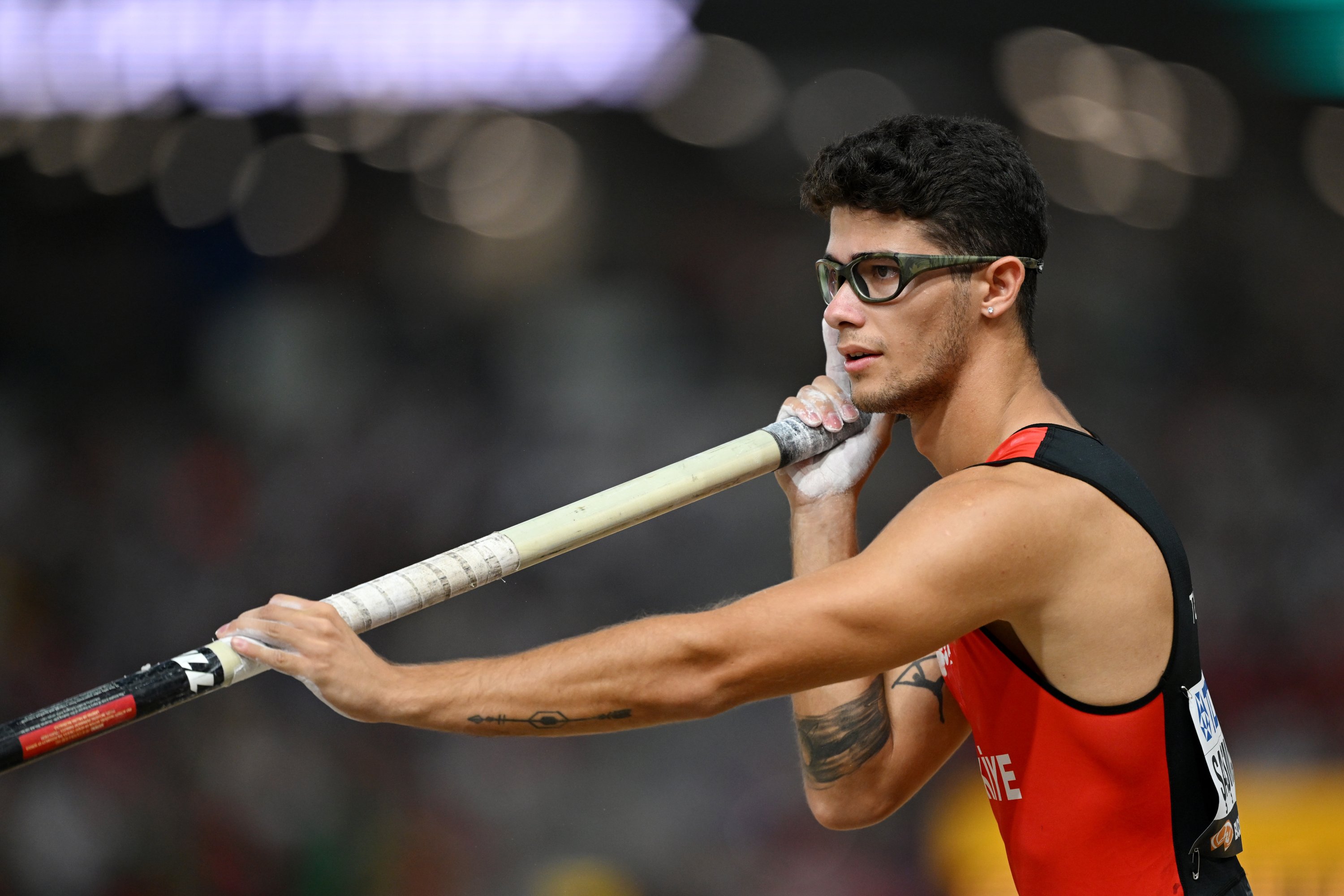 Turkish pole vault star Ersu Şaşma leaps toward Olympic glory Daily Sabah