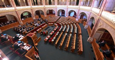 A general view shows empty seats in the plenary hall of the Hungarian Parliament in Budapest during an extraordinary sitting at the opposition&#039;s request to debate Sweden&#039;s NATO bid, Feb.5, 2024. (AFP Photo)