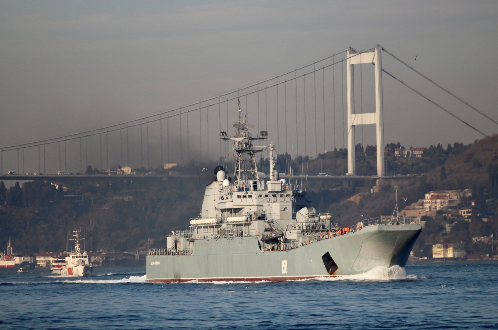 The Russian Navy&#039;s large landing ship Caesar Kunikov transits the Bosporus in Istanbul, Türkiye, March 4, 2020. (Reuters Photo)