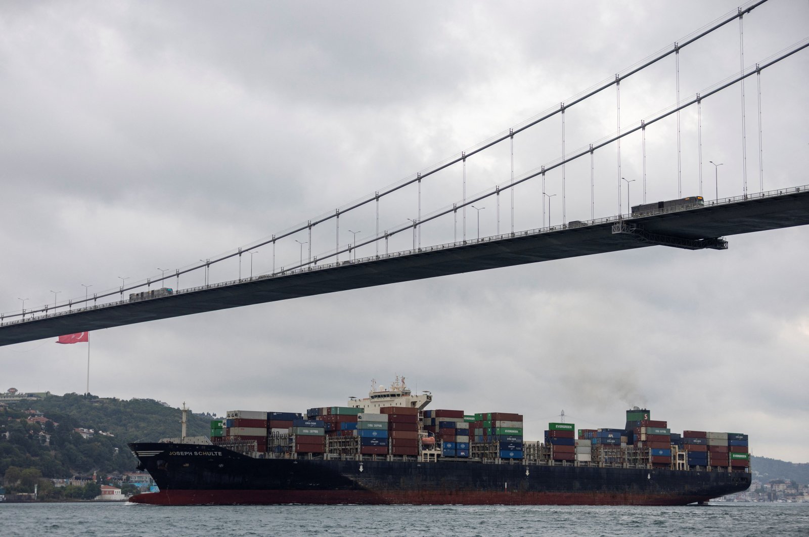 A container ship transits Bosporus in Istanbul, Türkiye, Aug. 18, 2023. (Reuters Photo)