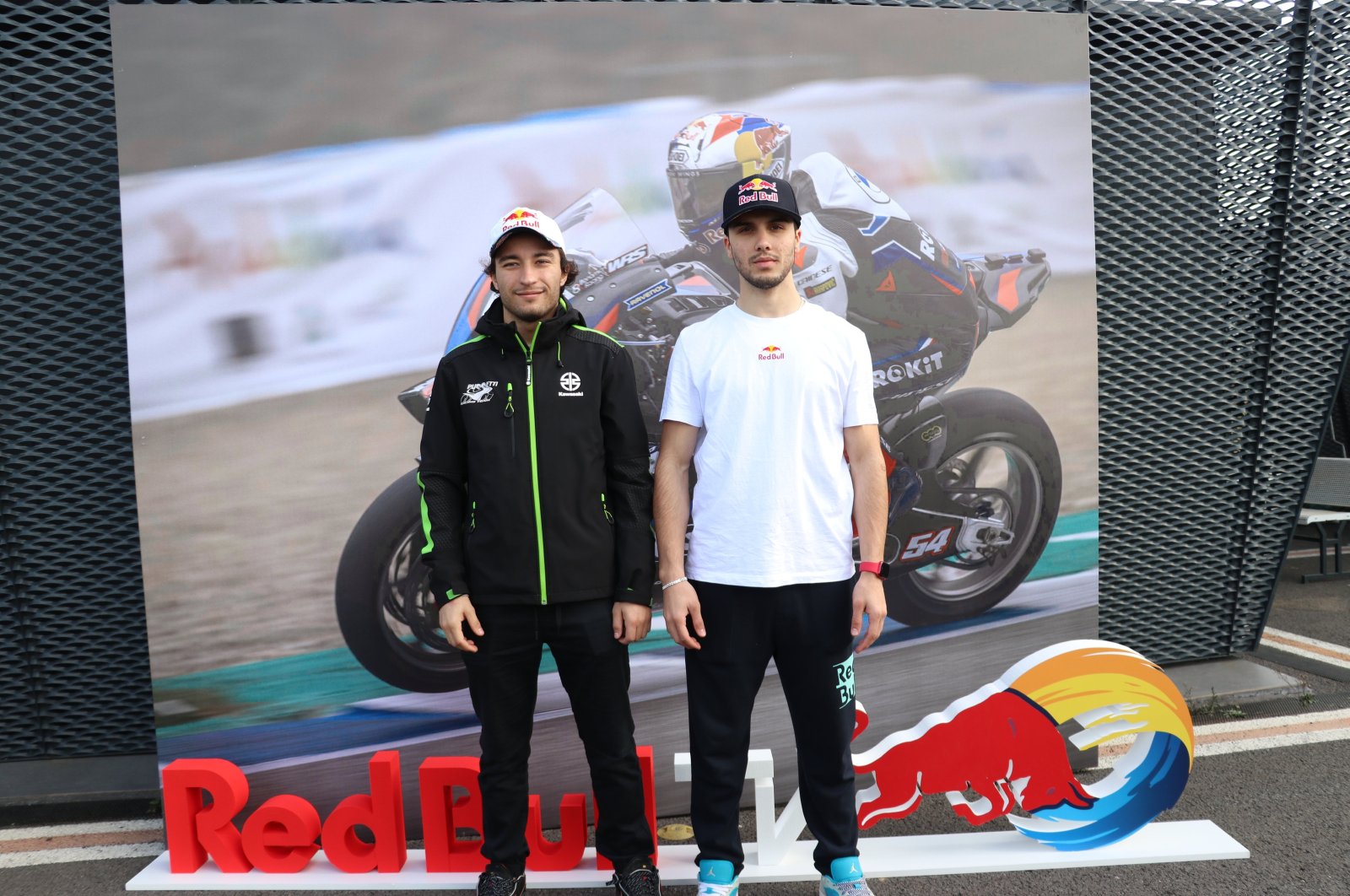 Turkish motorcyclists Sofuoğlu, Öncü brace for World Supersport