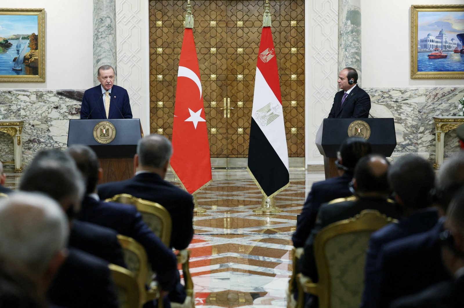 President Recep Tayyip Erdogan (L) and Egyptian President Abdel-Fattah el-Sissi attend a news conference in Cairo, Egypt, Feb. 14, 2024. (Reuters Photo)