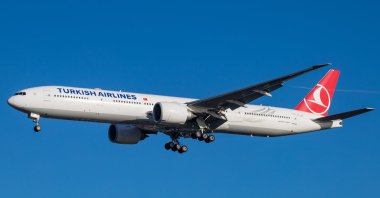 Turkish Airlines Boeing 777-300 landing at London Heathrow Airport (LHR / EGLL ) in England, U.K. in this undated file photo. (Reuters File Photo)