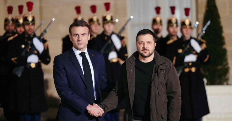 France&#039;s President Emmanuel Macron (L) shakes hands with Ukraine&#039;s President Volodymyr Zelenskyy (R) upon his arrival at the presidential Elysee palace in Paris, Feb. 16, 2024. (AFP Photo)