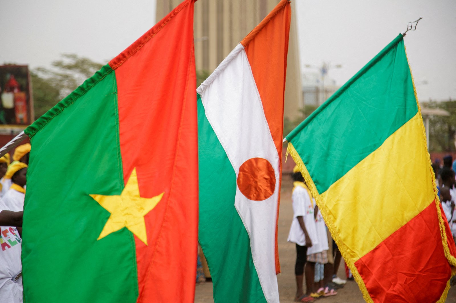Flags of Burkina Faso, Niger and Mali are seen during a demonstration that was called by Mali&#039;s Junta to support their decision to leave the Economic Community of West African States regional bloc &#039;&#039;ECOWAS&#039;&#039;, in Bamako, Mali, Feb. 1, 2024. (Reuters File Photo)