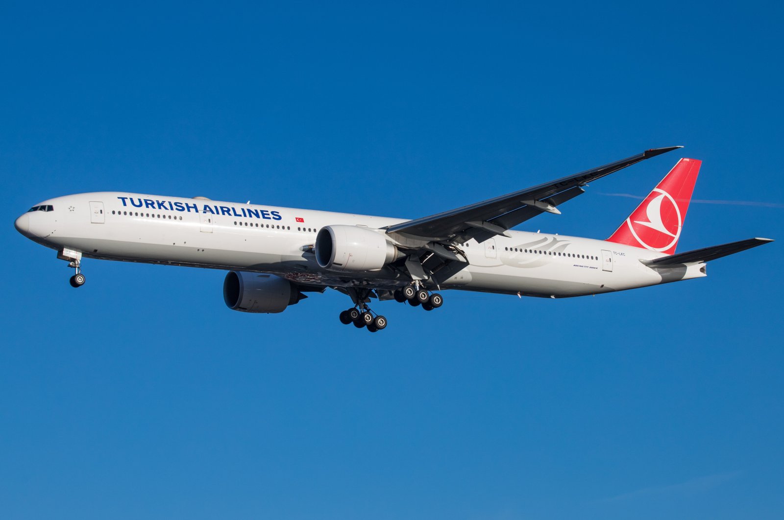 Turkish Airlines Boeing 777-300 landing at London Heathrow Airport (LHR / EGLL ) in England, U.K. in this undated file photo. (Reuters File Photo)