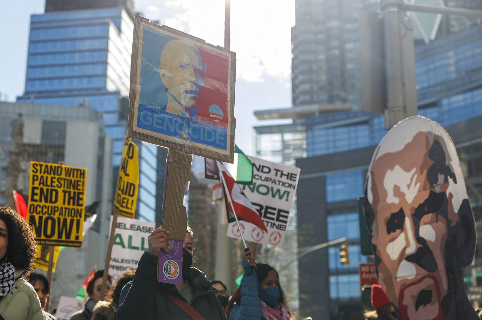 Pro-Palestinian protesters gather at Columbus Circle to call on U.S. President Joe Biden for a cease-fire in Gaza, during his visit to New York City, New York, U.S., Feb. 7, 2024. (EPA Photo)