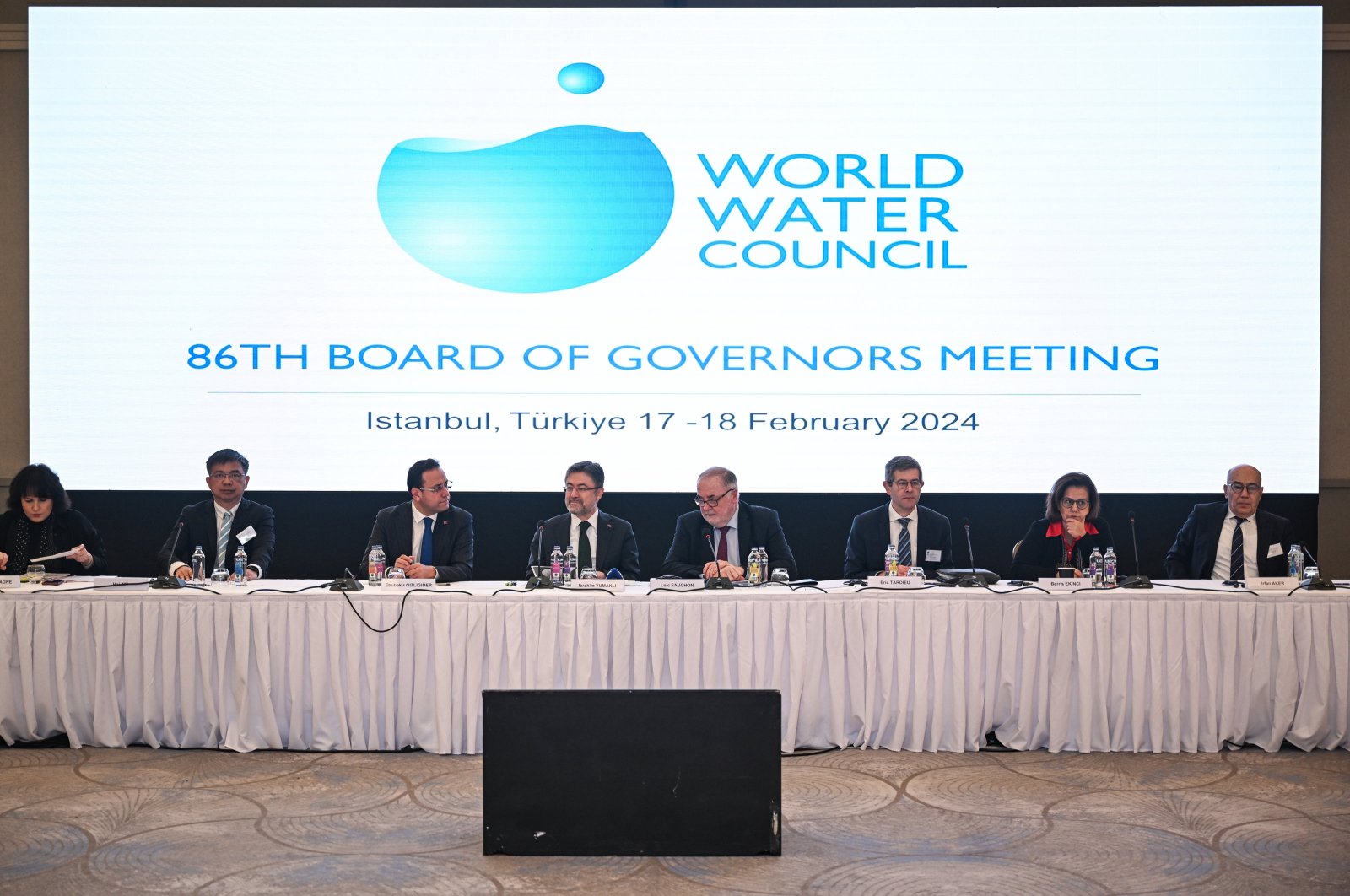 Minister of Agriculture and Forestry Ibrahim Yumaklı (4th L), president of the World Water Council Loic Fauchon (4th R) and representatives from various countries in the 86th Governors&#039; Meeting of the World Water Council, Istanbul, Türkiye, Feb. 18, 2024. (AA Photo)