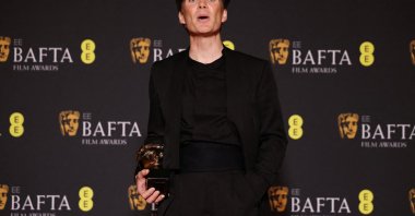 Cillian Murphy poses in the winner&#039;s room with his award for Leading Actor for &quot;Oppenheimer&quot; during the 2024 British Academy of Film and Television Awards (BAFTA) at the Royal Festival Hall, London, U.K., Feb. 18, 2024. (Reuters Photo)