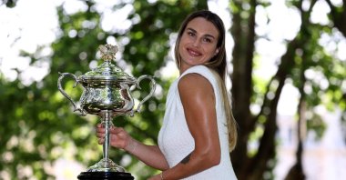 Belarus' Aryna Sabalenka poses with the 2024 Australian Open winner's trophy at Carlton Gardens, Melbourne, Australia, Jan. 28, 2024. (AFP Photo)