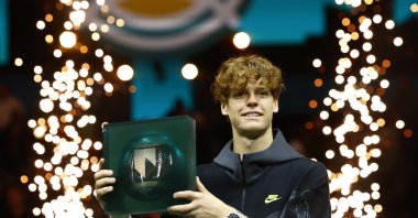Italy's Jannik Sinner celebrates with the Rotterdam Open trophy after winning the final against Australia's Alex de Minaur, Rotterdam Ahoy, Rotterdam, Netherlands, Feb. 18, 2024. (Reuters Photo) 