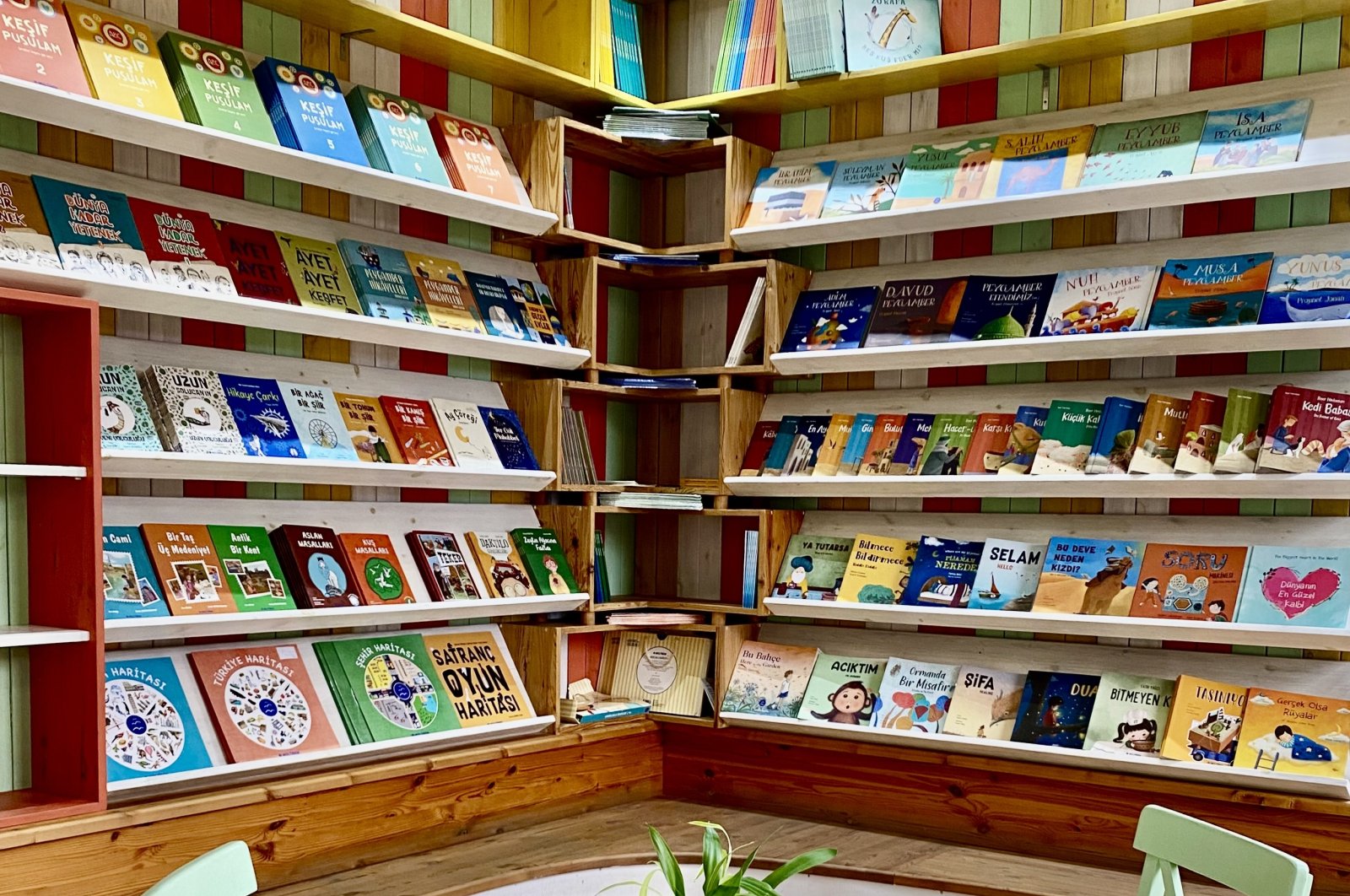 The Multibem Publishing aims to make English books more accessible in Türkiye. (Photo courtesy of Multibem Publishing )