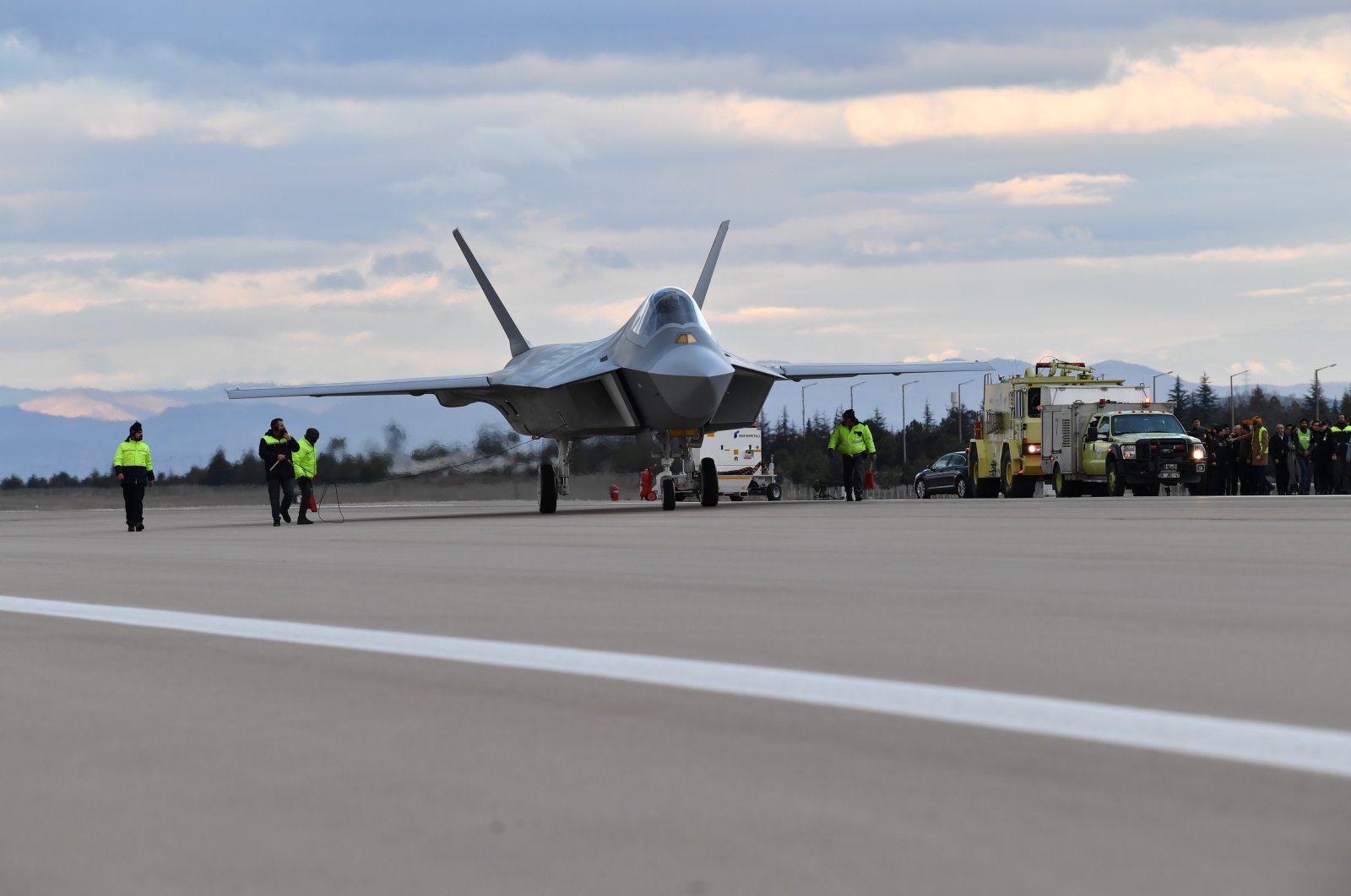 Türkiye&#039;s fifth-generation fighter jet KAAN is seen on a runway in Ankara, Türkiye, Dec. 26, 2023. (IHA Photo)