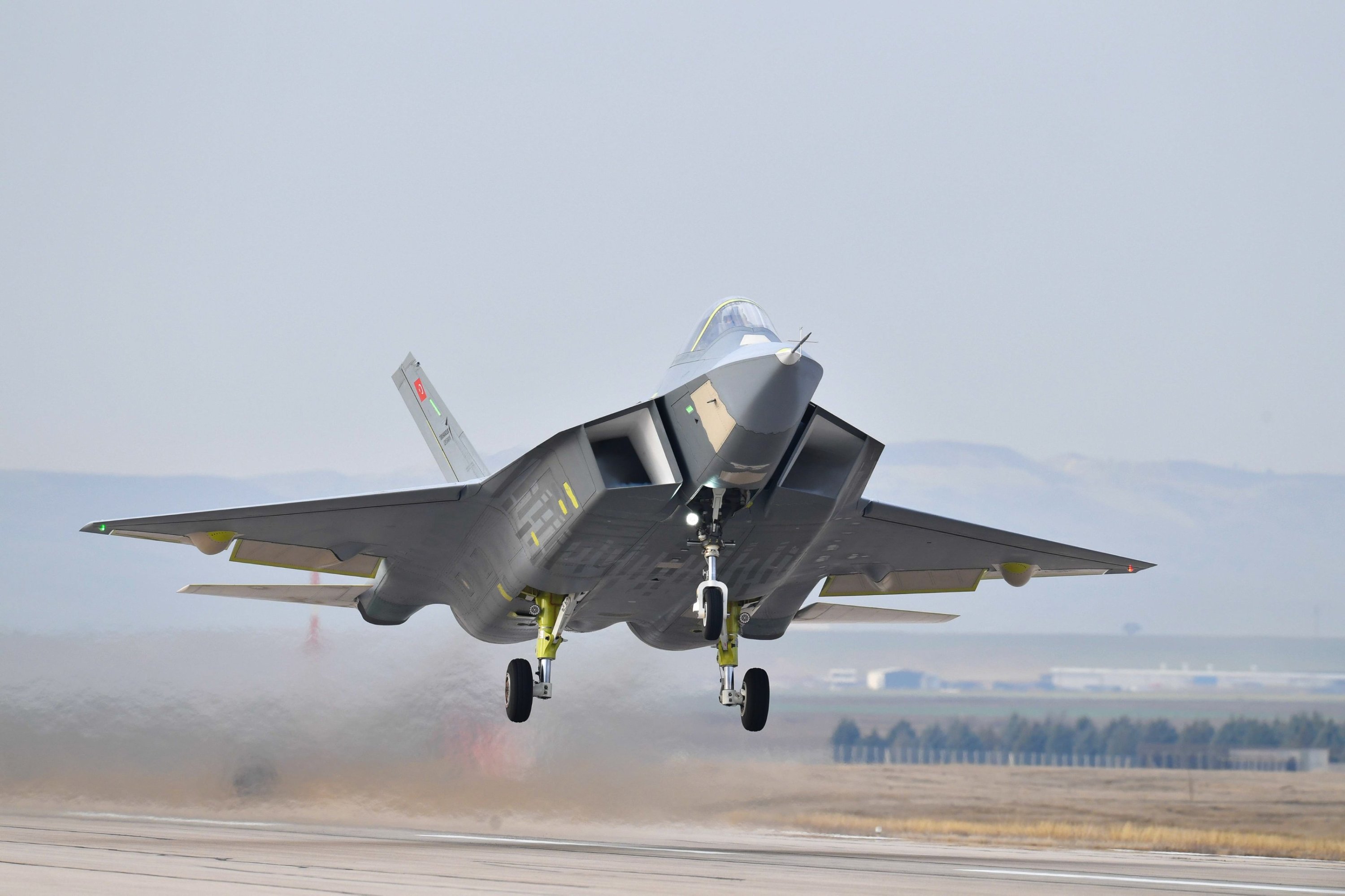 Türkiye's 5th-generation fighter jet completes first flight