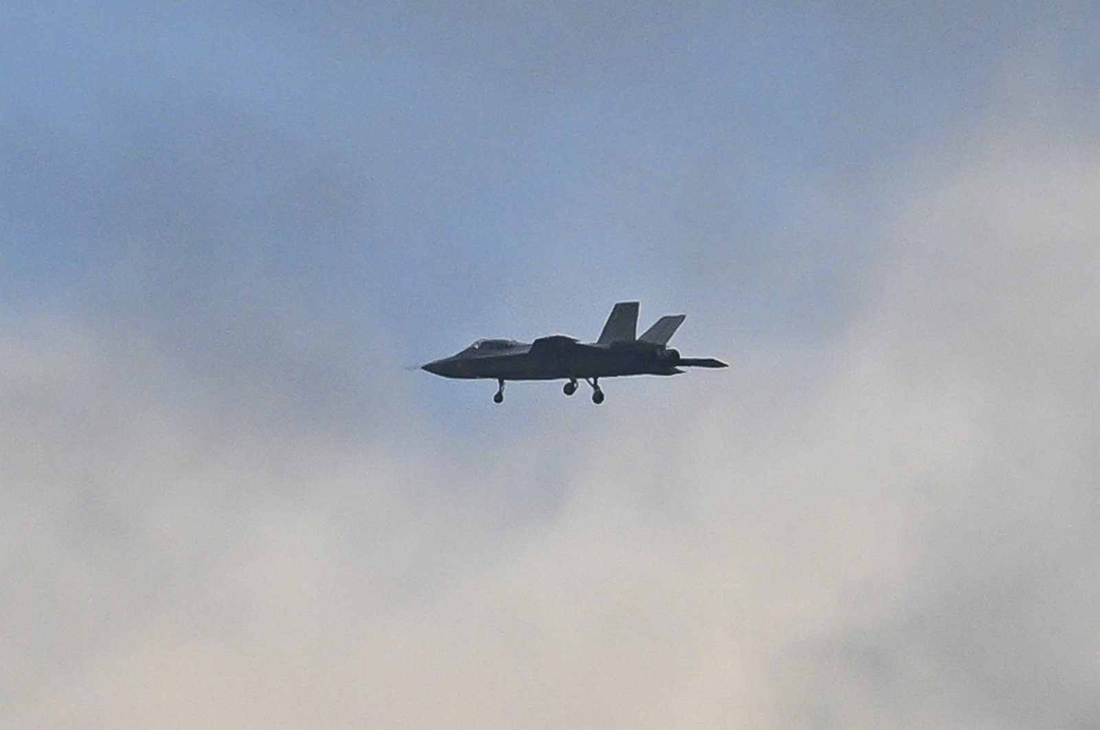 Türkiye's 5th generation fighter jet KAAN completes maiden flight - Vimarsana News