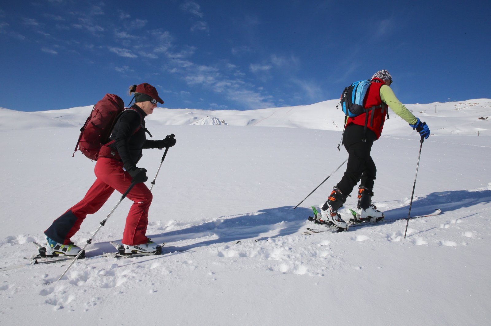 Skiers enjoy the peaks in Hakkari, southeastern Türkiye, Feb. 25, 2024. (AA Photo)