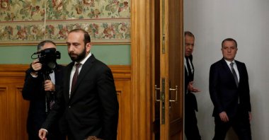 Russian Foreign Minister Sergei Lavrov, Azerbaijani Foreign Minister Jeyhun Bayramov and Armenian Foreign Minister Ararat Mirzoyan attend a meeting in Moscow, Russia, July 25, 2023. (Reuters File Photo)
