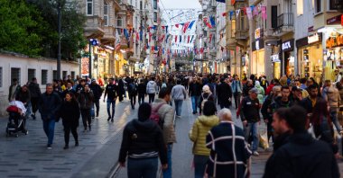 People are seen walking in the main shopping street, Istiklal Avenue, Istanbul, Türkiye, May 12, 2023. (Reuters Photo)