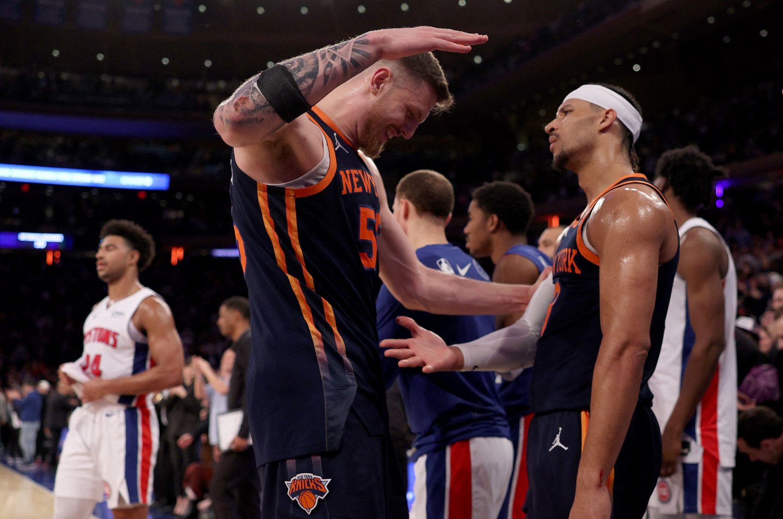 New York Knicks&#039; Isaiah Hartenstein (L) celebrates the win with Josh Hart after the game against the Detroit Pistons at Madison Square Garden, New York City, U.S., Feb. 26, 2024. (AFP Photo)