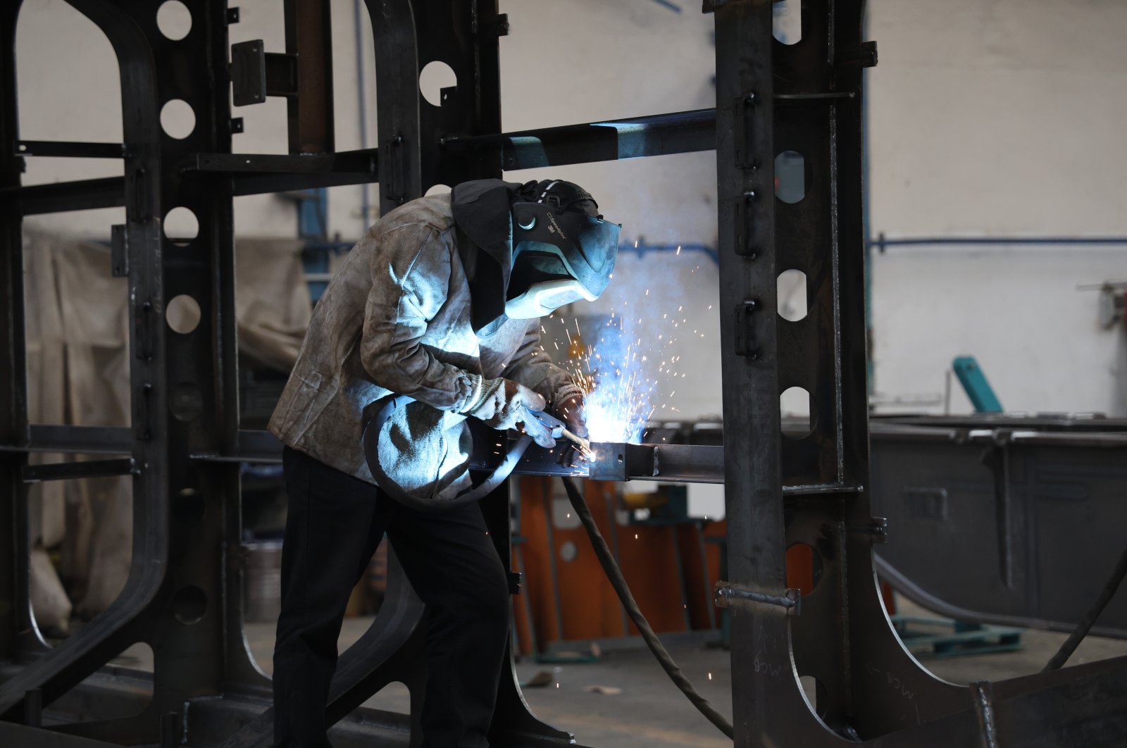 A worker is seen at a factory in Sivas, central Türkiye, Feb. 25, 2024. (IHA Photo)