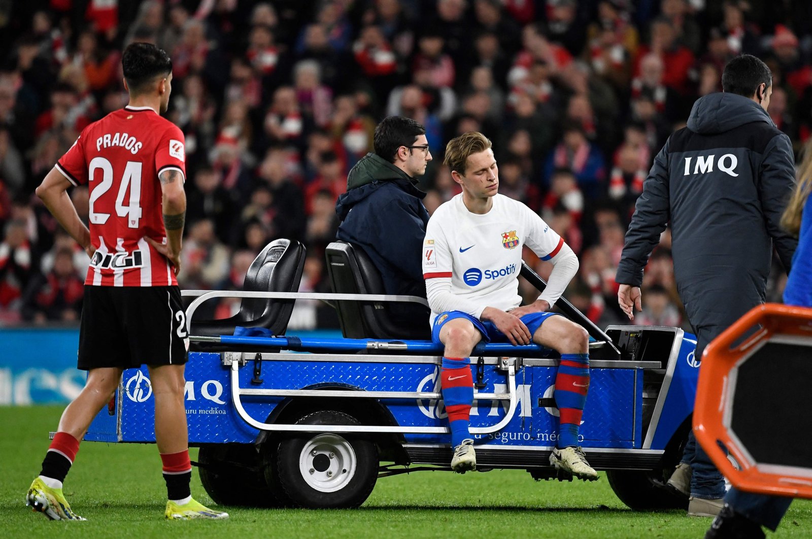 Barcelona&#039;s Frenkie De Jong is carried off the pitch after being injured during the La Liga match against Athletic Bilbao, San Mames stadium, Bilbao, Spain, March 3, 2024. (AFP Photo)