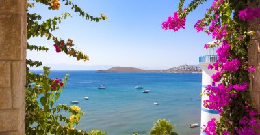 A view from the holiday town Ortakent, Bodrum, western Türkiye. (Shutterstock Photo)