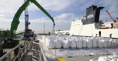 Humanitarian aid from the Turkish Red Crescent (Kızılay) is loaded onto the Turkish vessel for Gaza, Mersin, southern Türkiye, March 7, 2024. (Courtesy of Turkish Red Crescent)