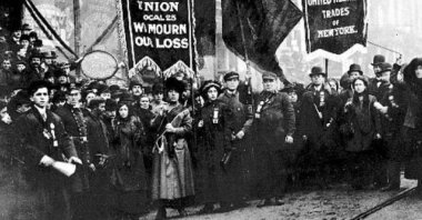 Women protest for female workers&#039; rights, New York, U.S., in the 1900s. (Sabah File Photo)