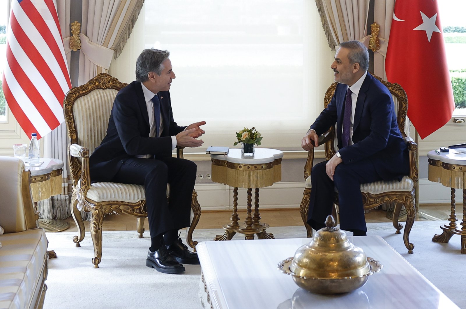 U.S. Secretary of State Antony Blinken (L) meets with Foreign Minister Hakan Fidan, Istanbul, Türkiye, Jan. 6, 2024. (AP Photo)