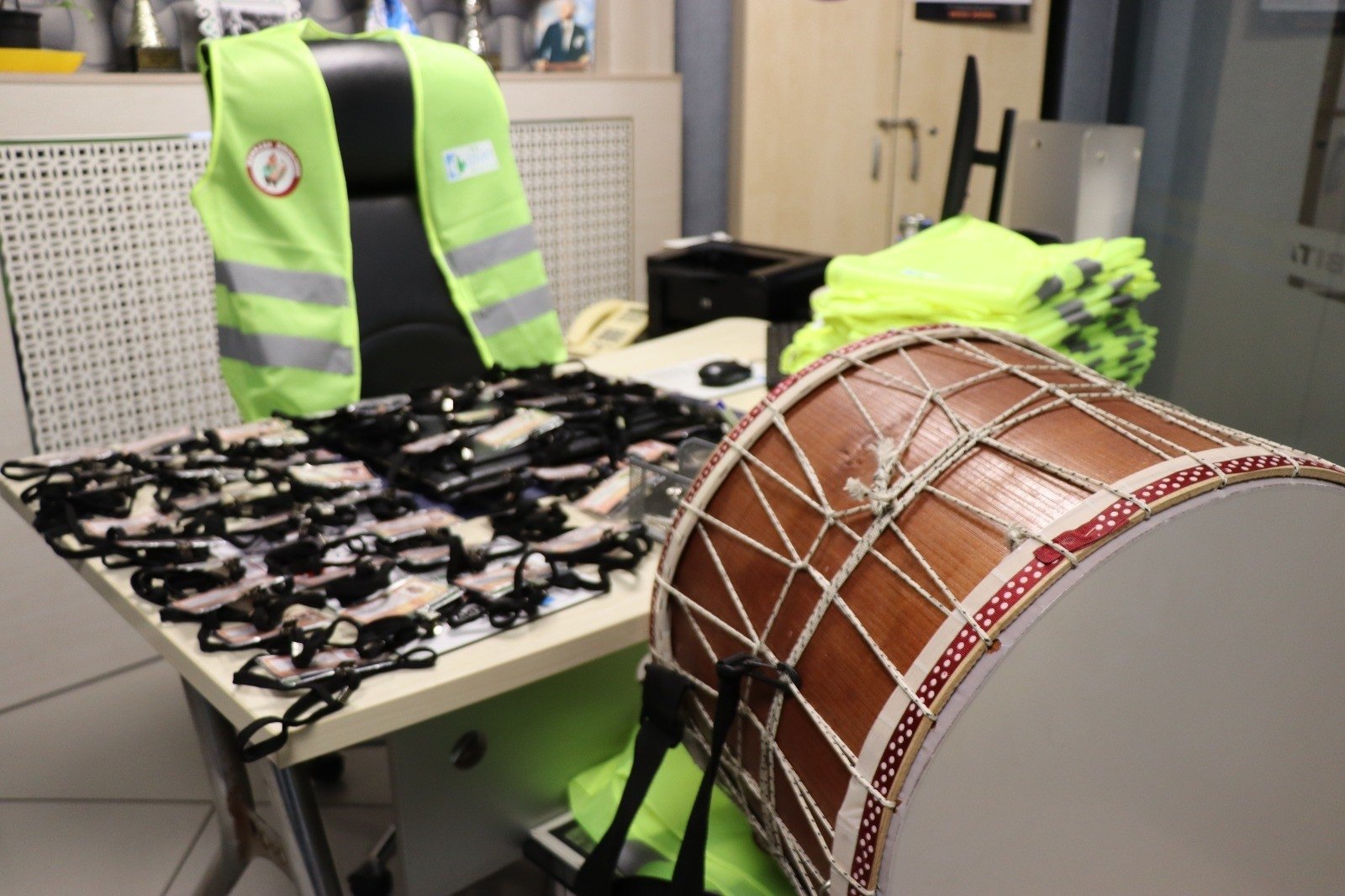 Identification cards and drums were handed over to drummers in Istanbul&#039;s neighboring Izmit ahead of Ramadan, Türkiye, March 8, 2024. (IHA Photo)