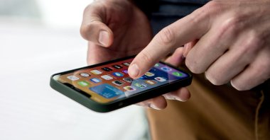 In addition to letting iPhone owners download apps from rival app stores, a new EU law requires sorting your data to Android easier for Apple to make p. (dpa Photo)