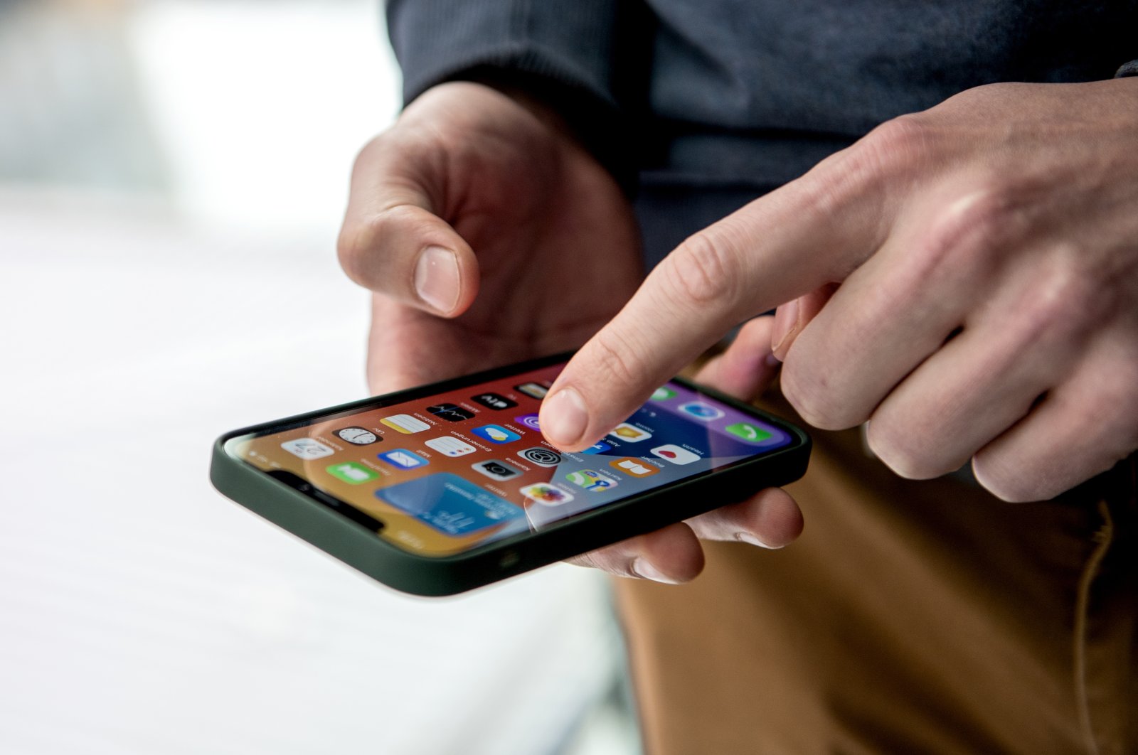 In addition to letting iPhone owners download apps from rival app stores, a new EU law requires sorting your data to Android easier for Apple to make p. (dpa Photo)