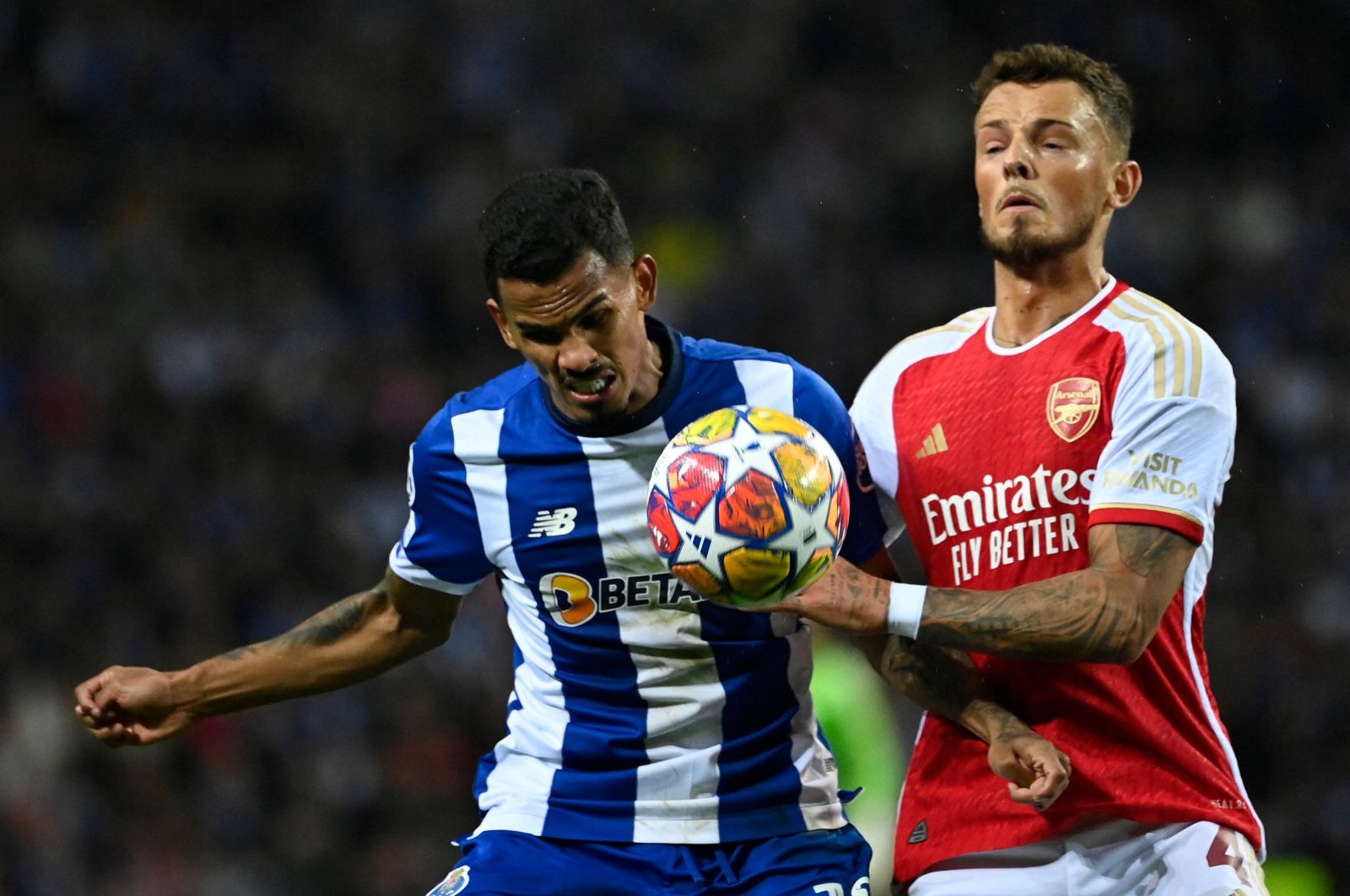 FC Porto&#039;s Galeno (L) vies with Arsenal&#039;s Ben White during the UEFA Champions League last 16 first leg football match at the Dragao stadium, Porto, Portugal, Feb. 21, 2024. (AFP Photo)