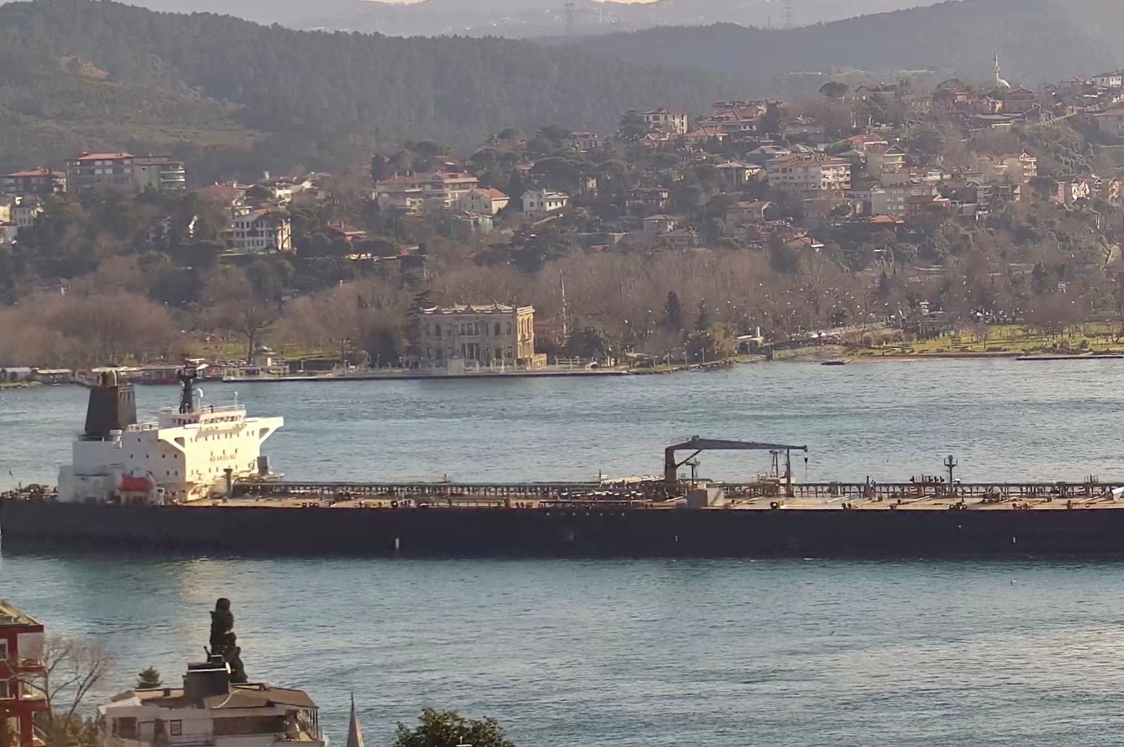 Panama-flagged crude oil tanker Pollux transits the Bosporus, Istanbul, Türkiye, Feb. 3, 2024. (Reuters Photo)