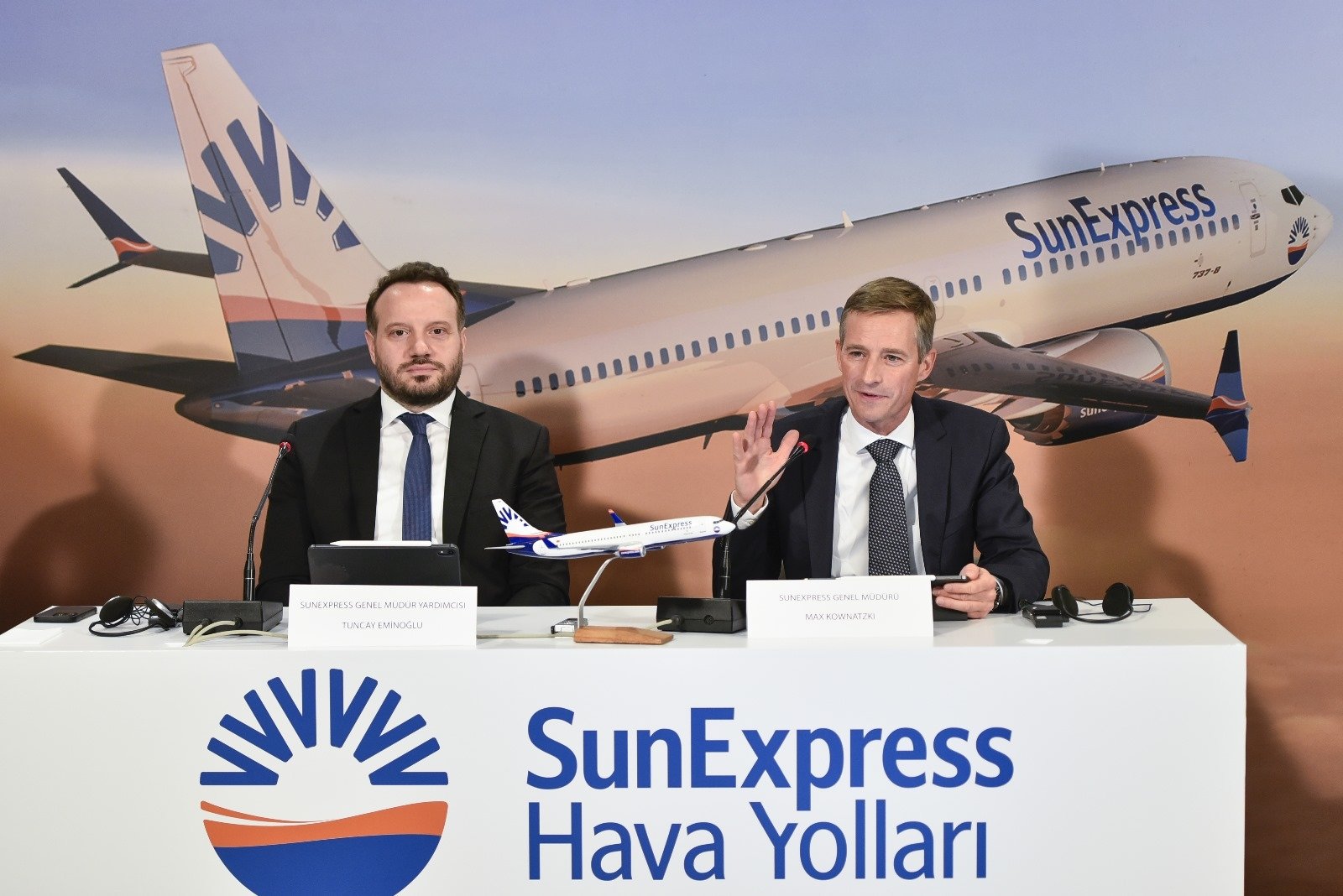 Max Kownatzki, CEO of SunExpress, (R) and Tuncay Eminoğlu, deputy CEO of SunExpress, during a news conference, Istanbul, Türkiye, March 13, 2024. (Courtesy of SunExpress)