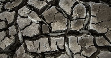 A view of the surface of the May Dam, which was hit by extreme drought in Konya, central Türkiye, March 11, 2024. (AA Photo)