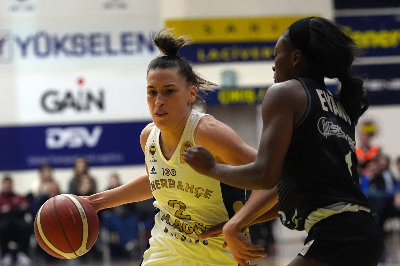 Fenerbahçeli Sevgi Özun, WNBA'deki ikinci Türk oyuncu olarak tarih yazdı
